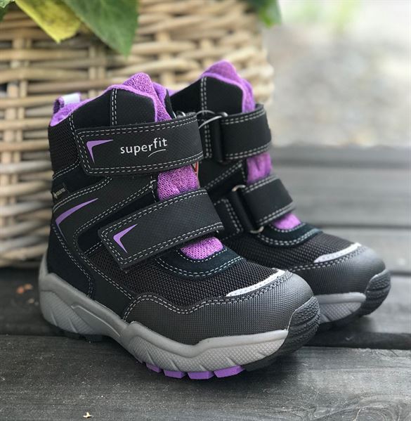 Superfit vinterstøvler m/Goretex, sort/lilla Billede af Superfit vinterstøvler m/Goretex, sort/lilla